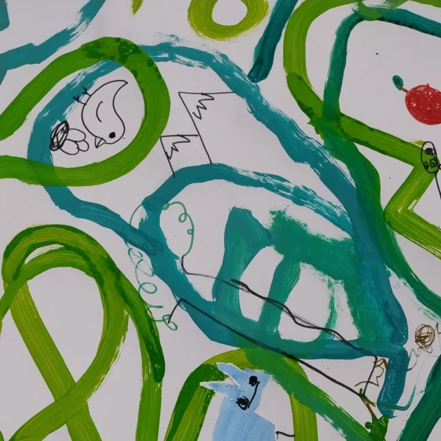 🌳C’è un ingorgo nel bosco!
Pennelli e colori hanno passeggiato liberamente su un grande foglio, tracciando i sentieri di una foresta magica, ispirati all’universo creativo di Hervé Tullet.🎨

Con questo ultimo atelier si è conclusa una settimana di Carnevale ricca di colori, immaginazione e allegria, durante la quale i bambini hanno scoperto il mondo di grandi artisti come Hundertwasser, Keith Haring, Pellizza da Volpedo e Damien Hirst.

❤️ Grazie di cuore a tutti i piccoli partecipanti e alle famiglie che hanno reso speciale questa settimana al Museo in Erba!
Ci vediamo al prossimo viaggio tra arte e fantasia!

#MuseoInErba #AtelierPerBambini #HervéTullet #ArtePerBambini #SettimanaDiCarnevale #Creatività #LaboratoriArtistici #GiocareConLArte